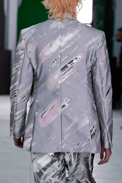 Look 61